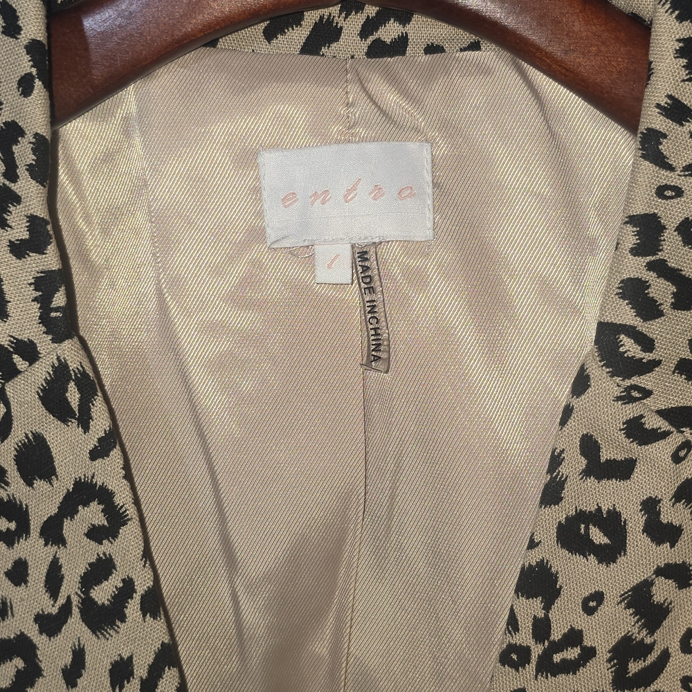 Entro Leopard Print Blazer - Picture 4 of 9